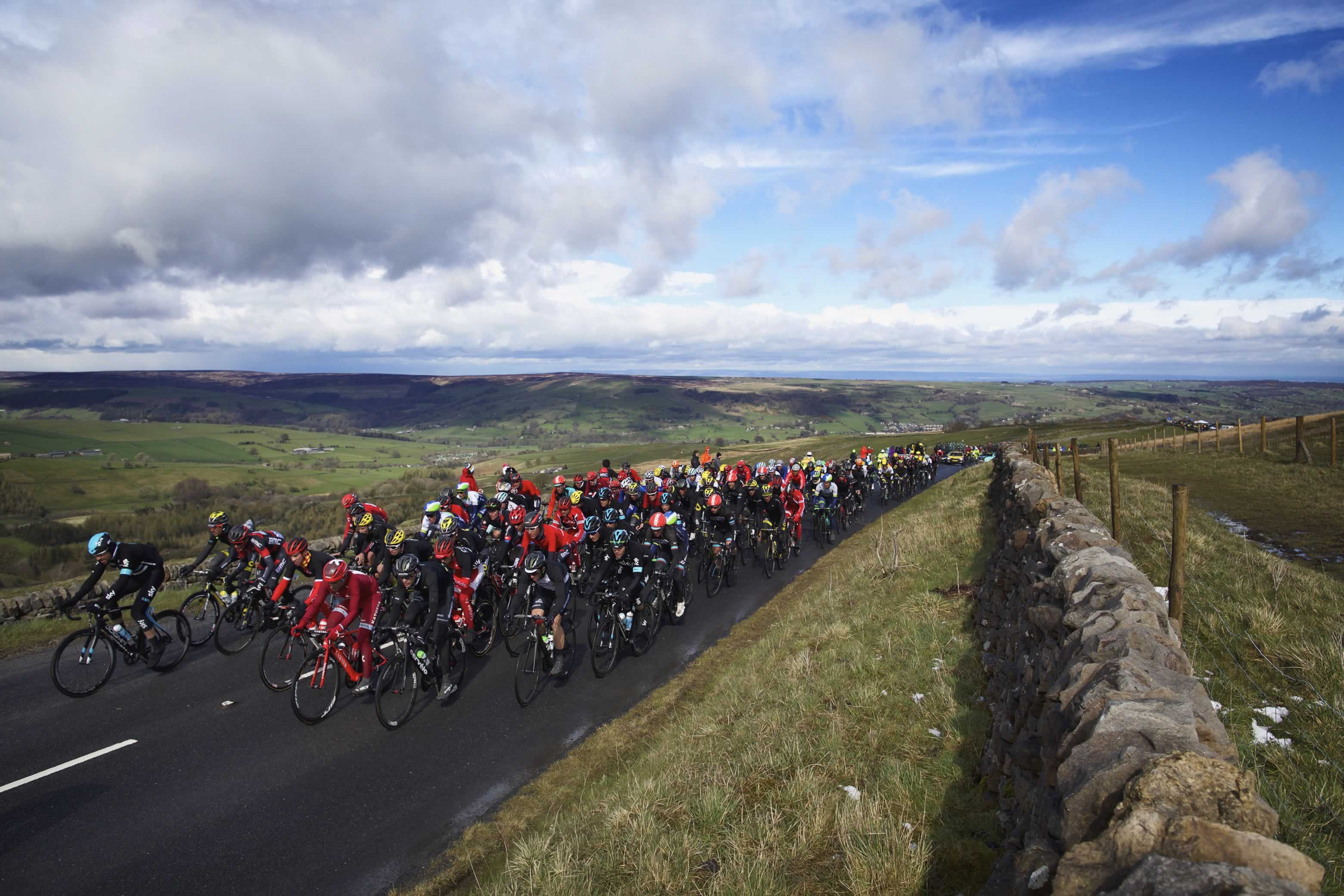 TOUR DE YORKSHIRE STAGE THREE: MARKET TOWNS - RICHMOND TO SCARBOROUGH SATURDAY 5 MAY 2018!